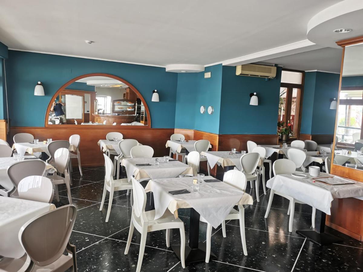 Albium Hotel Albenga Luaran gambar