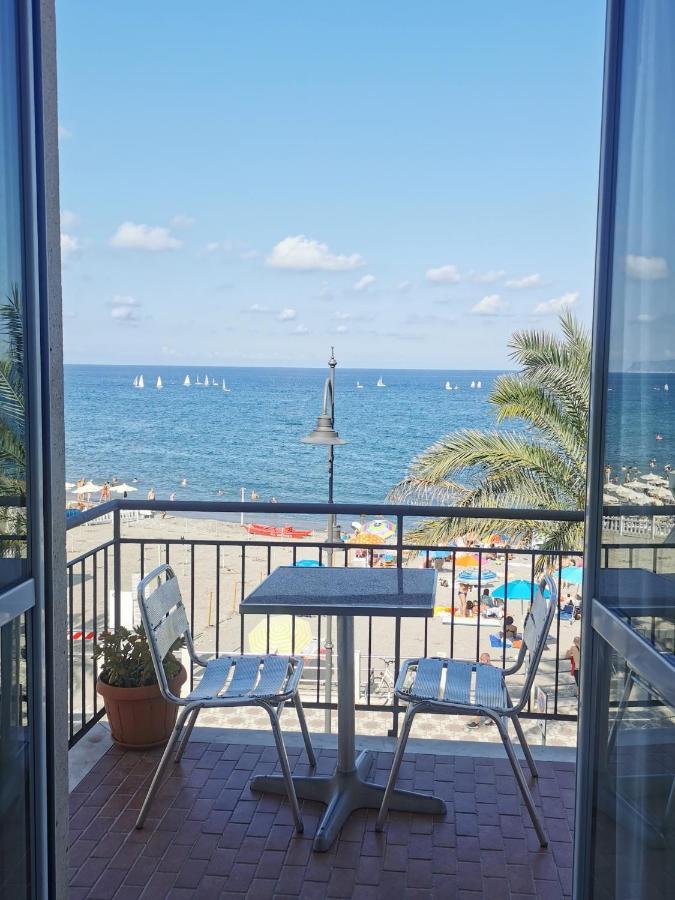 Albium Hotel Albenga Luaran gambar