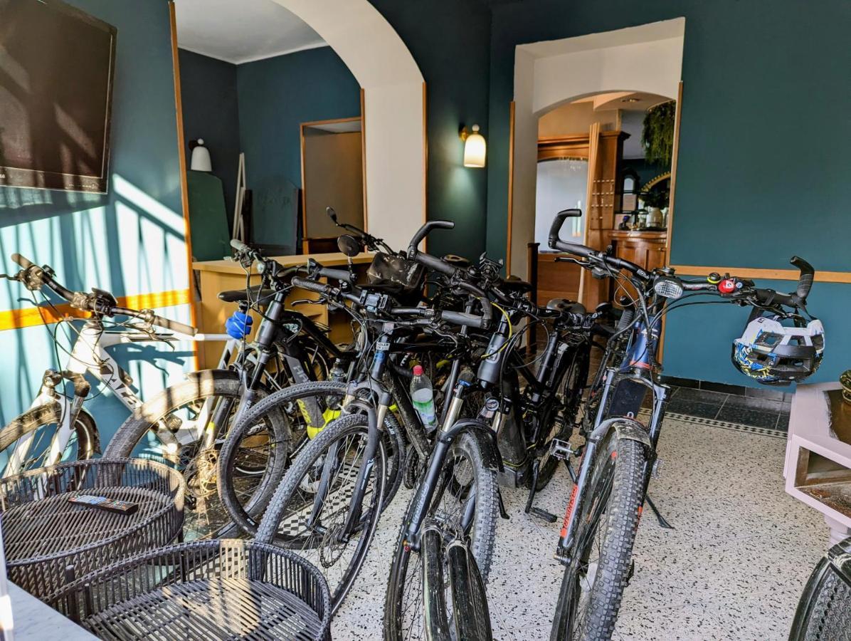Albium Hotel Albenga Luaran gambar