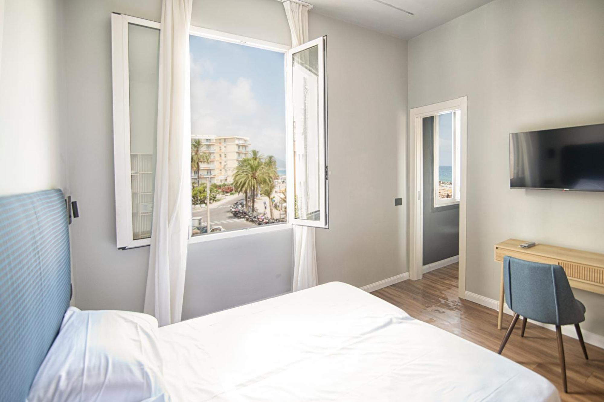 Albium Hotel Albenga Luaran gambar