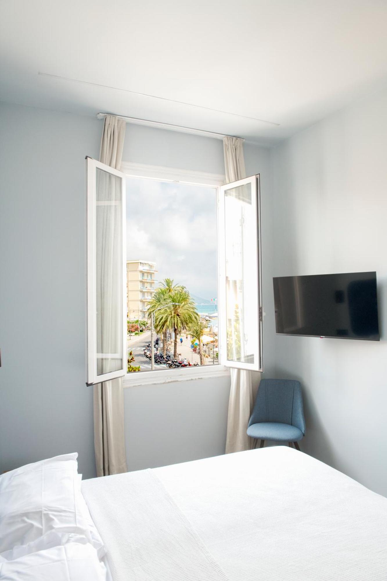 Albium Hotel Albenga Luaran gambar