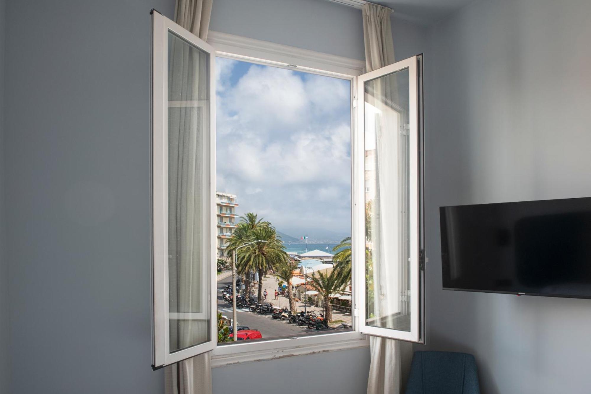 Albium Hotel Albenga Luaran gambar