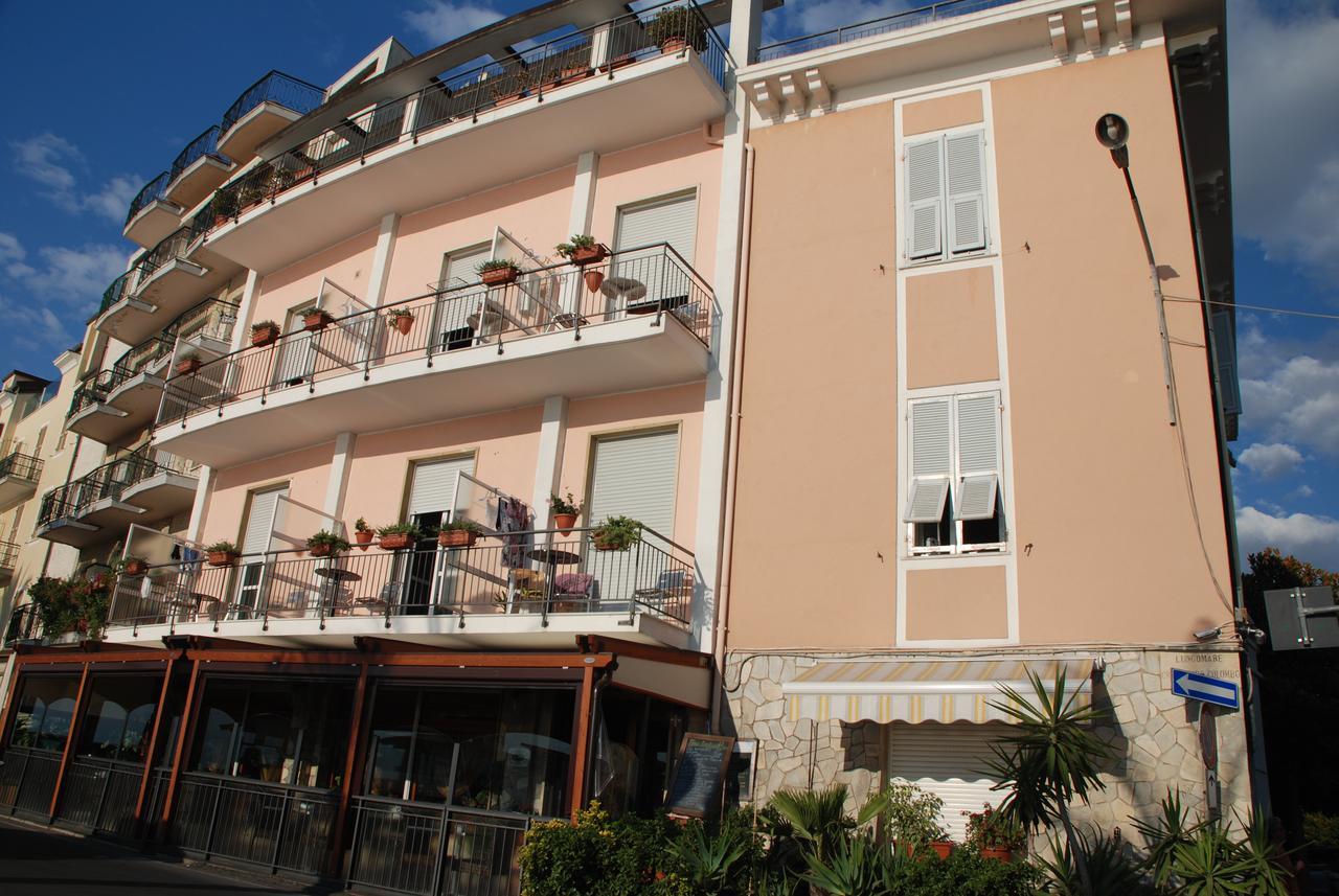 Albium Hotel Albenga Luaran gambar